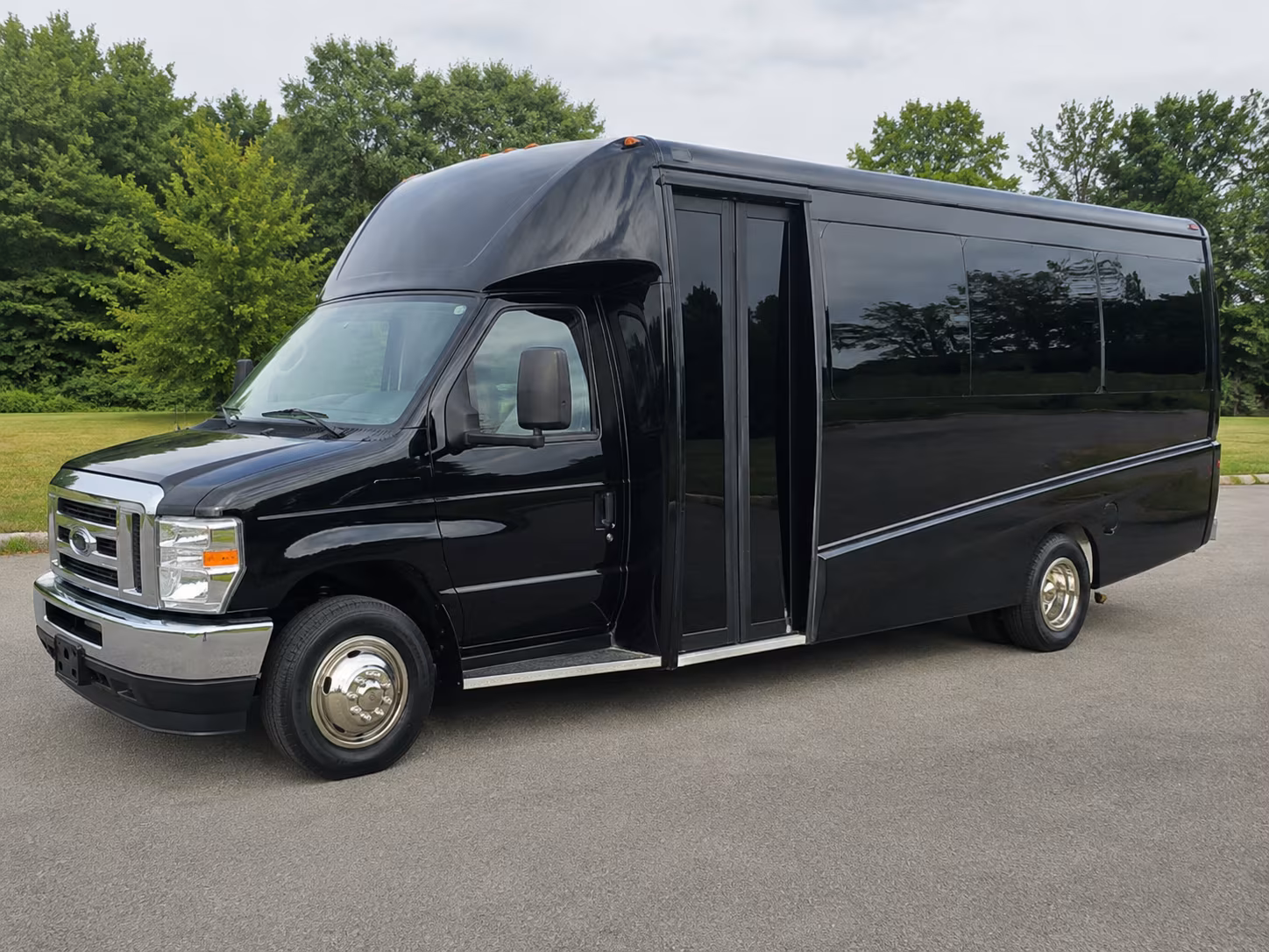 minibuses for edmond elementary and middle school field trips